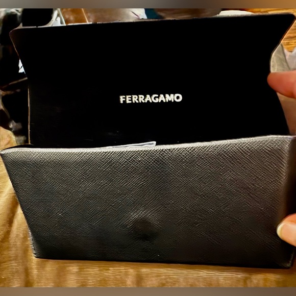 NEW Salvatore Ferragamo Mens Classic Black Sunglasses SF1111S With Case - Picture 8 of 8